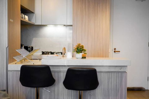 PM Residences - Modern Luxury 2BR Apt W Parking - Sunshine Coast Guide 2