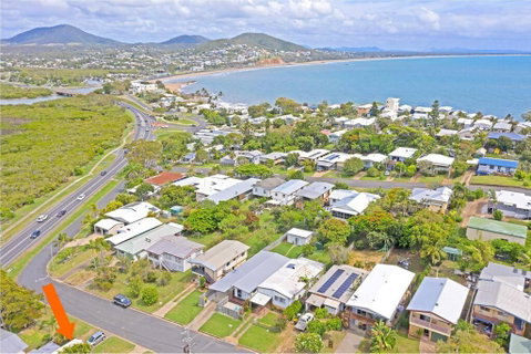 Poppies Cottage - Cooee Bay Beachside Retreat - Sunshine Coast Guide 2