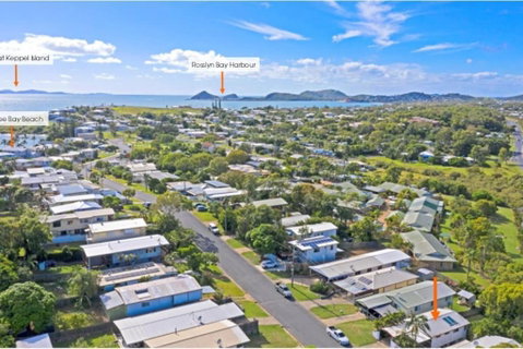 Poppies Cottage - Cooee Bay Beachside Retreat - Sunshine Coast Guide 1