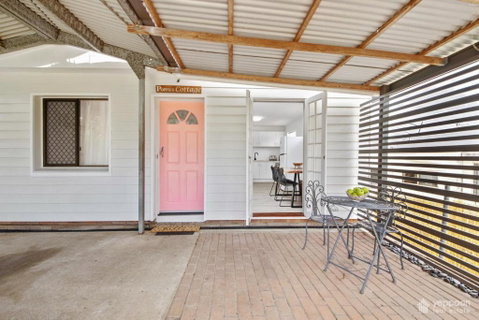 Poppies Cottage - Cooee Bay Beachside Retreat - Sunshine Coast Guide 3