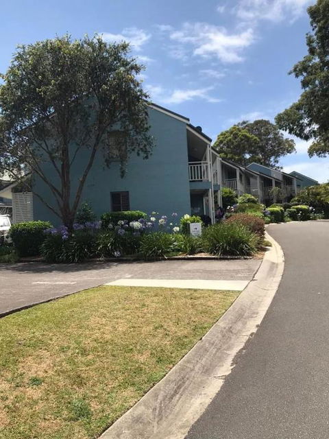 Poppies Lakeview Terrace - 2 Bedroom - Sunshine Coast Guide 1