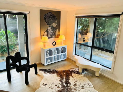 Position Perfection- Mornington - Sunshine Coast Guide 3