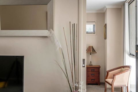 Quiet Apartment In Braddon ACT - Sunshine Coast Guide 1