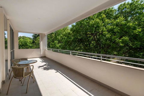 Quiet Apartment In Braddon ACT - Sunshine Coast Guide 0
