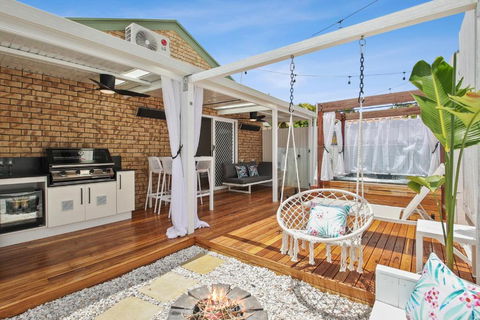 Private Outdoor Spa, Fire Pit - THE RETREAT COOLUM BEACH - Sunshine Coast Guide 2