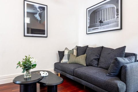 Prahran Timeless & Modern Haven, With Parking - Sunshine Coast Guide 1