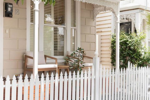 Prahran Timeless & Modern Haven, With Parking - Sunshine Coast Guide 0