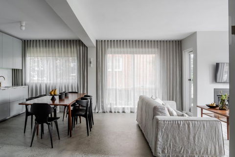Prestigious In Prahran By Ready Set Stay - Sunshine Coast Guide 2