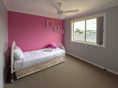 Prestons Dream Holiday 4 Bedroom - Sunshine Coast Guide 1