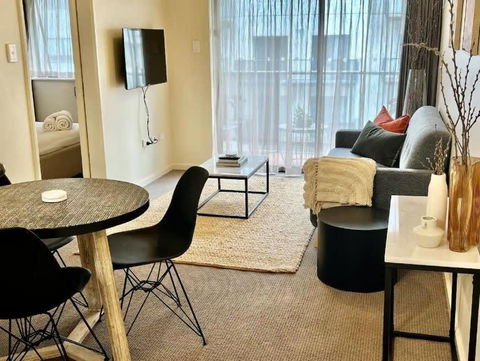 Prime Location 1 Bdr Apt In Perth - Sunshine Coast Guide 0