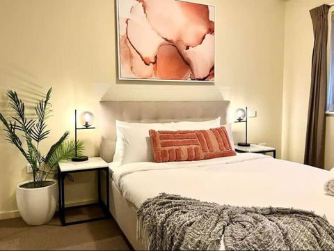 Prime Location 1 Bdr Apt In Perth - Sunshine Coast Guide 1