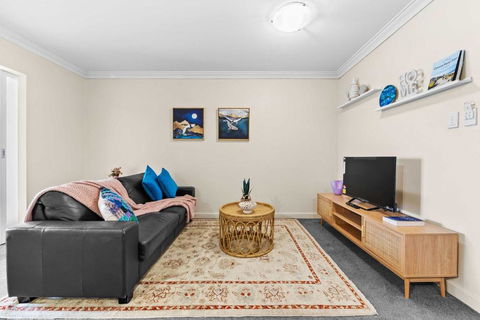 Prime Perth Apartment - Sunshine Coast Guide 1
