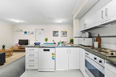 Prime Perth Apartment - Sunshine Coast Guide 3