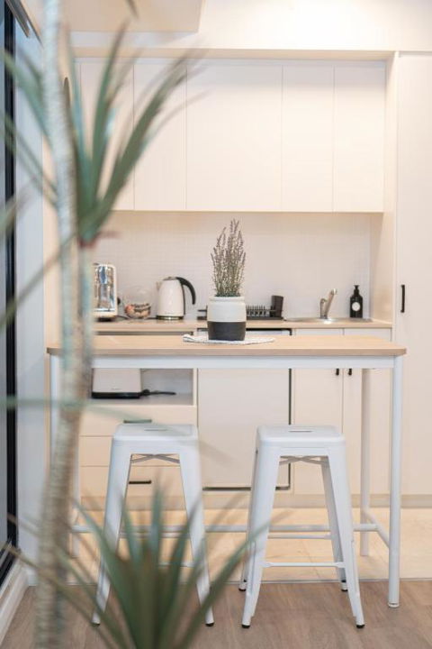 PRIME SPOT: Modern Studio+Balcony Darling Harbour - Sunshine Coast Guide 1