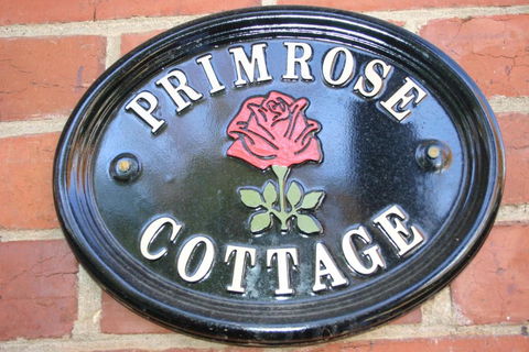 Primrose Cottage - Sunshine Coast Guide 0