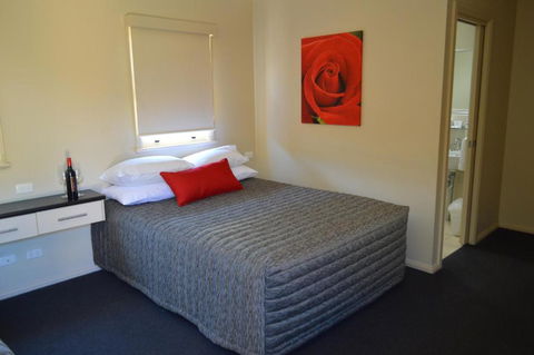 Prince Of Wales Hotel Gulgong - Sunshine Coast Guide 3