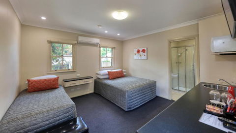 Prince Of Wales Hotel Gulgong - Sunshine Coast Guide 0