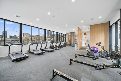 Pristine 2-Bed Apartment With Pool And BBQ - Sunshine Coast Guide 3