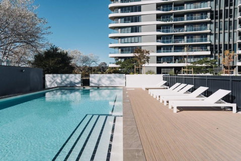 Pristine 2-Bed Apartment With Pool And BBQ - Sunshine Coast Guide 0
