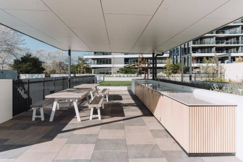 Pristine 2-Bed Apartment With Pool And BBQ - Sunshine Coast Guide 2