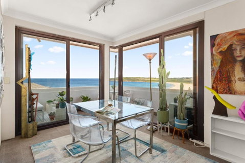 Pristine 2-Bed With Expansive Beach Views - Sunshine Coast Guide 1