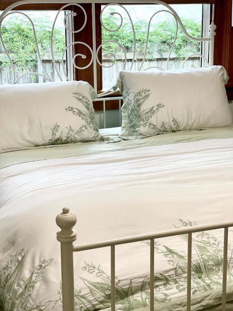 Private Bath Ensuite Room Eastwood/MQ Uni Park - Sunshine Coast Guide 0