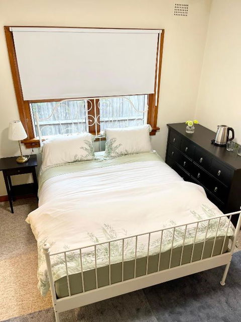 Private Bath Ensuite Room Eastwood/MQ Uni Park - Sunshine Coast Guide 1