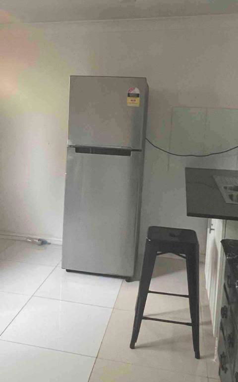 Private Entry Studio Room With Bathroom And Kitchen - Sunshine Coast Guide 2