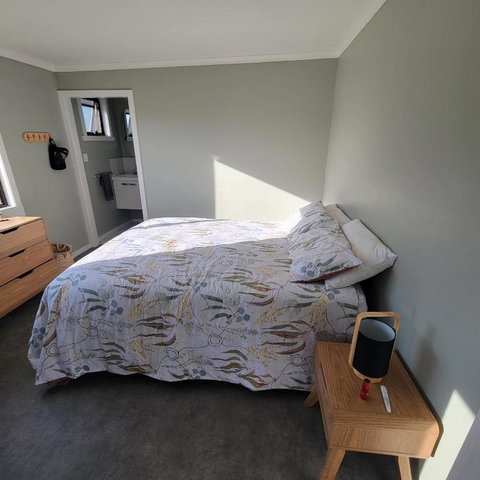 Pub In The Paddock - Sunshine Coast Guide 1