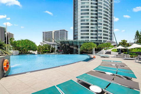 Q Tower At Surfers Paradise - From Level 3 - Private & Self Contained Apartments - Sunshine Coast Guide 0