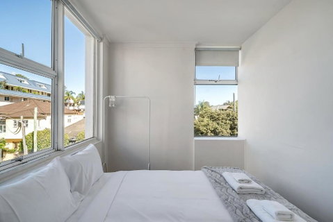 Quaint 1BD On The Doorstep Of Manly Beach - Sunshine Coast Guide 3