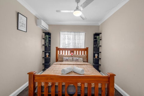 Quaint 2 Bedroom Fully Furnished Cottage - Sunshine Coast Guide 1