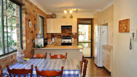 Quality Beachside Holiday - Sunshine Coast Guide 2