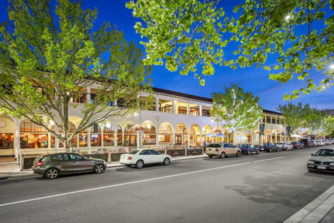 Quest Canberra - Sunshine Coast Guide 0