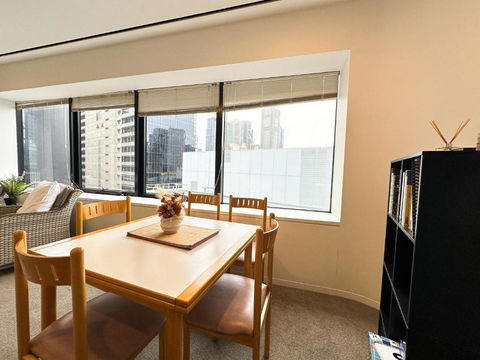 QV Central Oasis Contemporary City Getaway - Sunshine Coast Guide 1