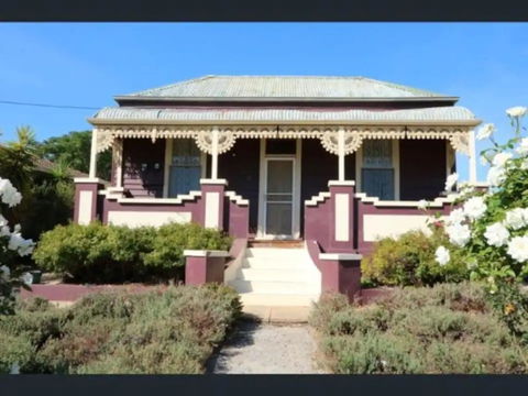 R&R Blue Diamond Luxury Cottage Maryborough, Vic - Sunshine Coast Guide 0