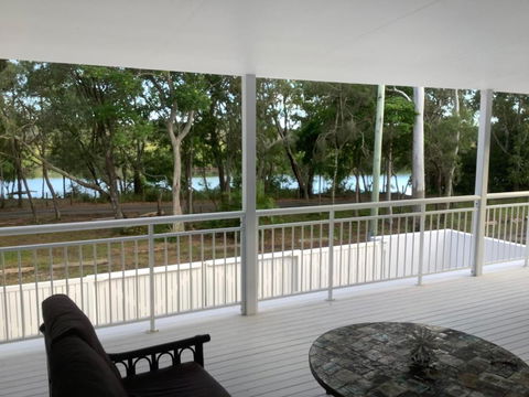 Raes By The River - Sunshine Coast Guide 1