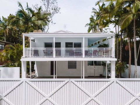 Raes By The River - Sunshine Coast Guide 0