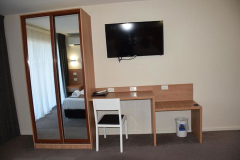 Rainbow Motel Queanbeyan - Sunshine Coast Guide 3