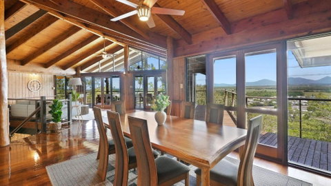 Rainforest Treehouse Sanctuary - With Ocean Views - Sunshine Coast Guide 2