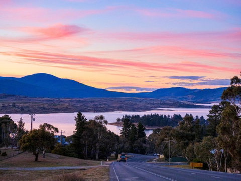Razorback 4 - Sunshine Coast Guide 1