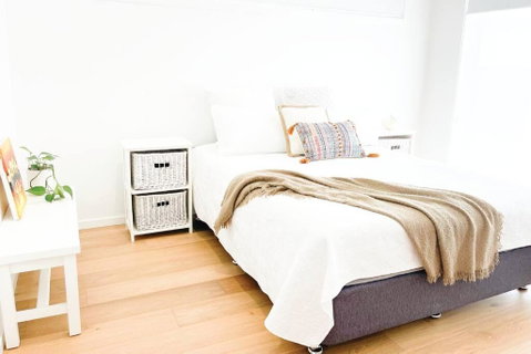 Red Brick Central Retreat - Sunshine Coast Guide 3