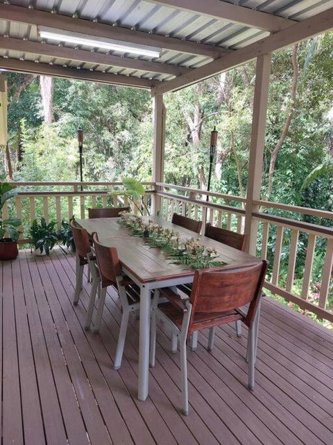 Rainforest Retreat-Fireplace-BBQ-3 Acres- - Sunshine Coast Guide 3