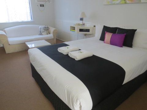 Aspley Pioneer Motel - Sunshine Coast Guide 0