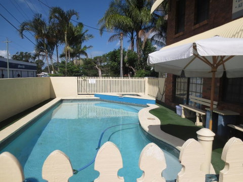Aspley Pioneer Motel - Sunshine Coast Guide 2
