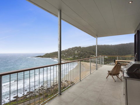 At Wye Eyrie With Arguably The Best Views In Town - Sunshine Coast Guide 0