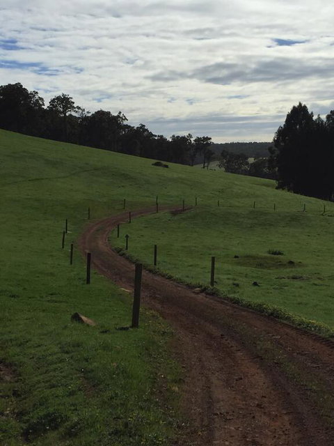 Atina Rocks Country Homestead - Sunshine Coast Guide 1