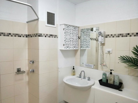 Atrium Private Stay Mandurah - Sunshine Coast Guide 0