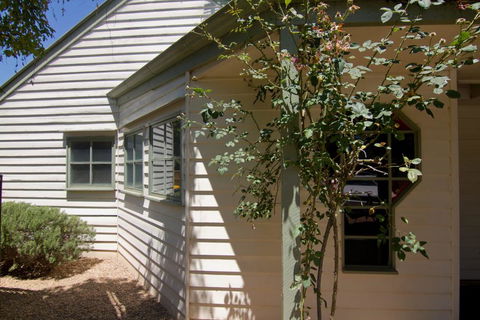 Atticus Cottage - Sunshine Coast Guide 0