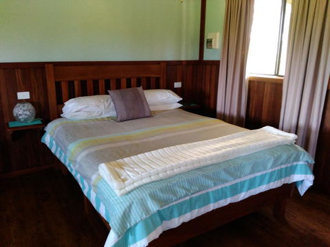 Augusta Chalet - Sunshine Coast Guide 3